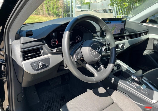 Audi A4 cena 84000 przebieg: 147000, rok produkcji 2019 z Warszawa małe 631